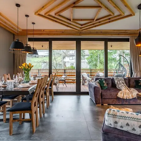 Goralska Domina Premium * זקופאנה