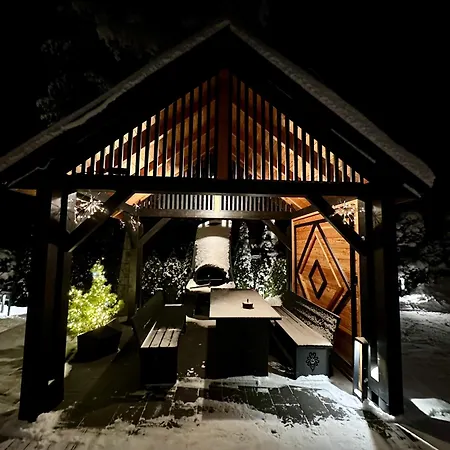 Goralska Domina Premium * זקופאנה